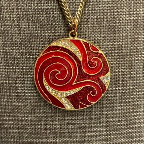 Swirl Round Pendant Necklace 18 In Red Enamel Rhinestone Gold Double Chain Retro - Picture 1 of 6